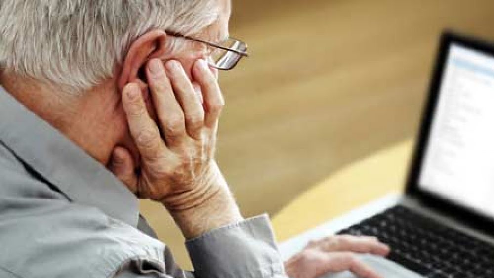 15032016 anziani al pc