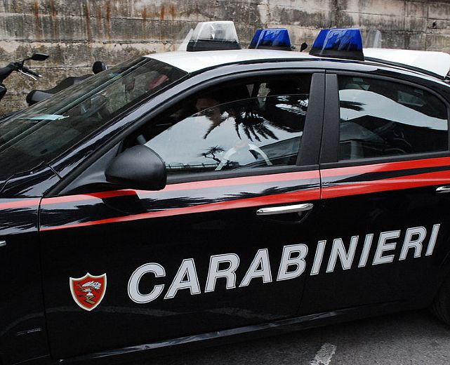 15052014 carabinieri auto