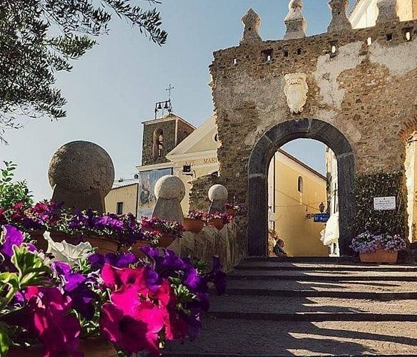 15062021 scaloni centro storico e porta bizantina