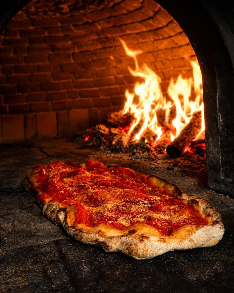 pizza cilentana nel forno a legna