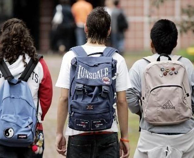 15092015 studenti a scuola