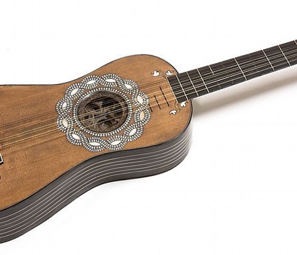 15102022 chitarra battente
