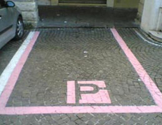 15112012 parcheggi rosa