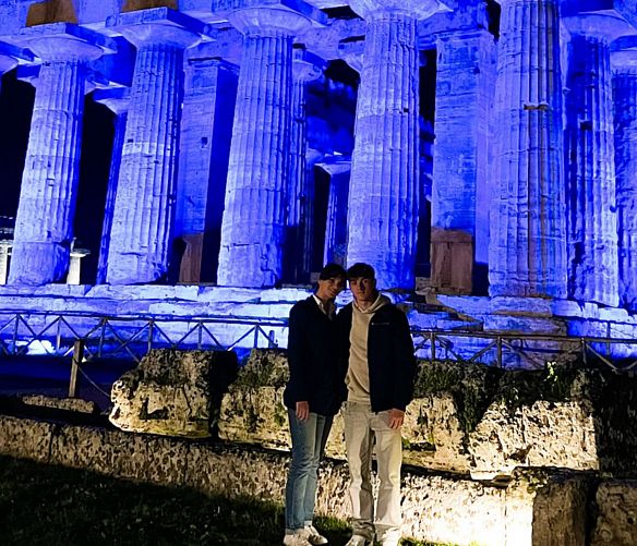 15112024 nettuno si illumina di blu