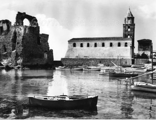 Emilio-La-Greca-Romano foto - 16032015 acciaroli antica con chiesa e torre