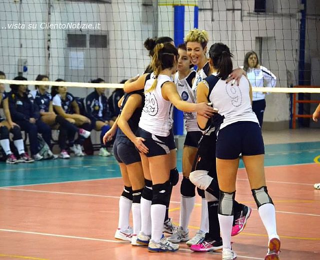 16032015 esultanza ragazze indomita