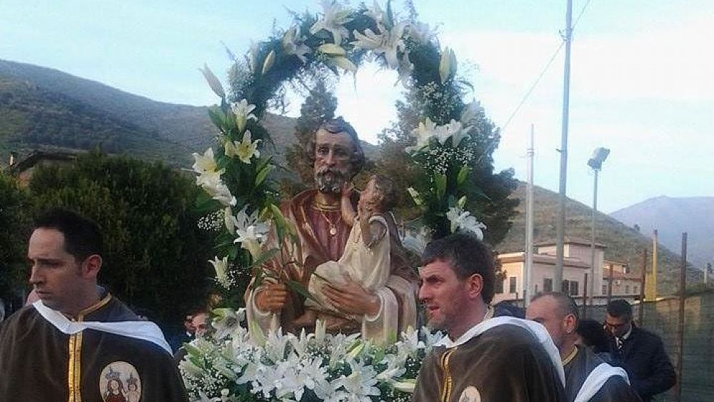 16032017 confraternita in processione 1