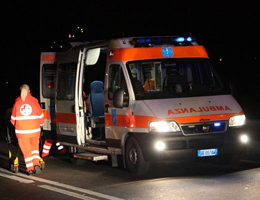 16042015 ambulanza notte