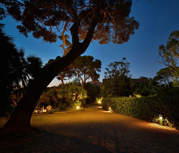 16052023 palazzo belmonte di notte