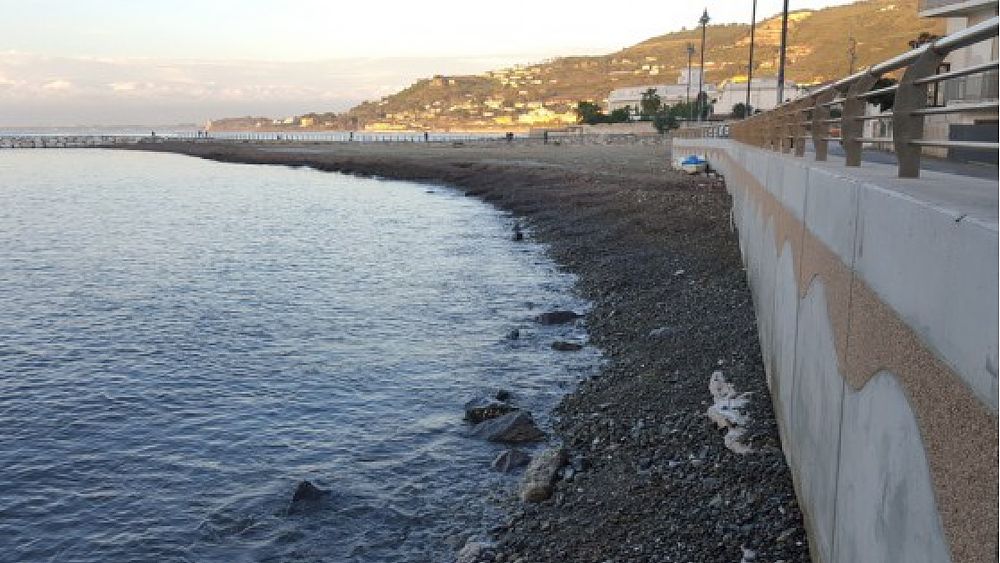 16062016 alghe lido azzurro