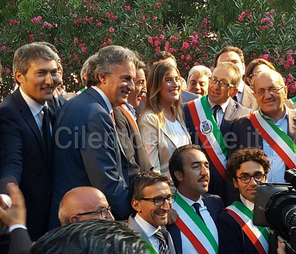 16062017 sindaci e ministro castellabate