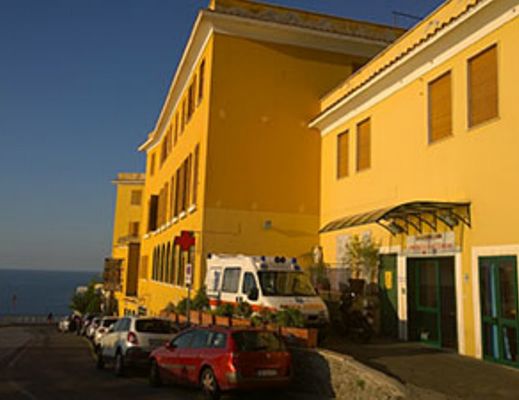 16072015 ospedale costa amalfi