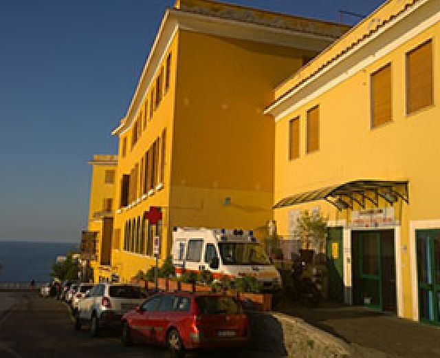 16072015 ospedale costa amalfi
