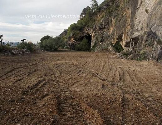 16082013 posteggio auto area sic