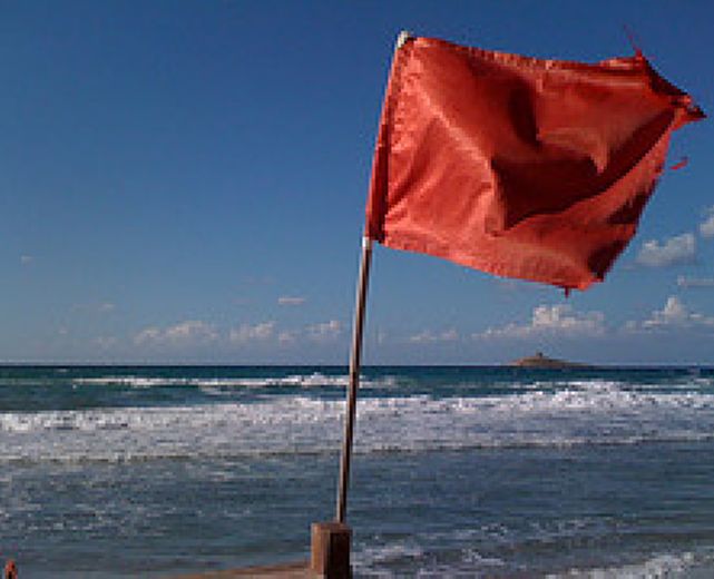 16082014 mare agitato bandiera rossa 16082014 mare agitato bandiera rossa