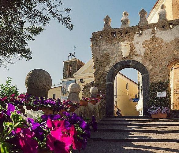 Emilio-La-Greca-Romano foto - 16092019 agropoli borgo in fiore 1