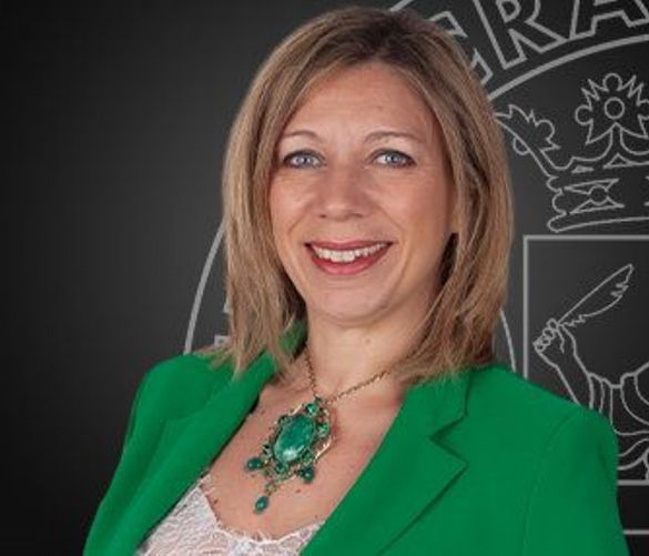 16092025 la professoressa serena serravalle