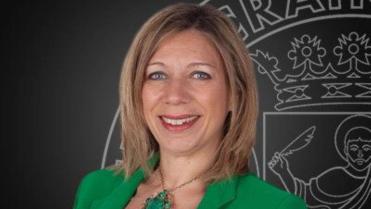 16092025 la professoressa serena serravalle 16092025 la professoressa serena serravalle