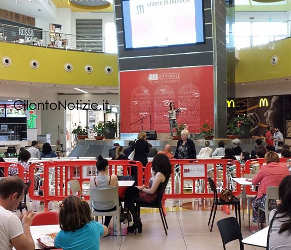 16112017 maximall pontecagnano
