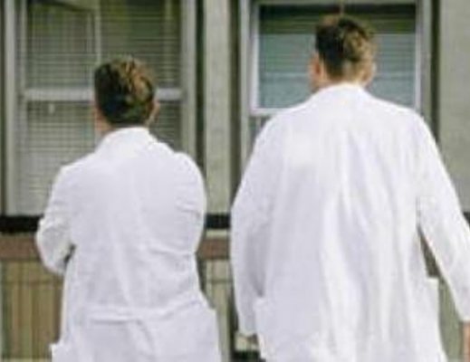 17012013 infermieri di spalle