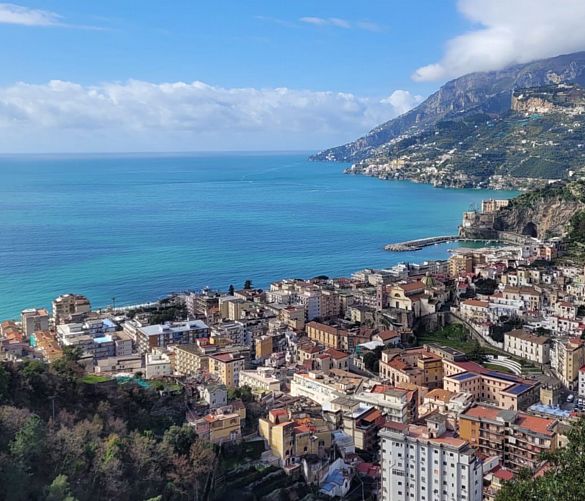 17032026 panorama maiori mare e citta