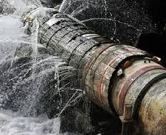 17042015 acquedotto colabrodo 17042015 acquedotto colabrodo