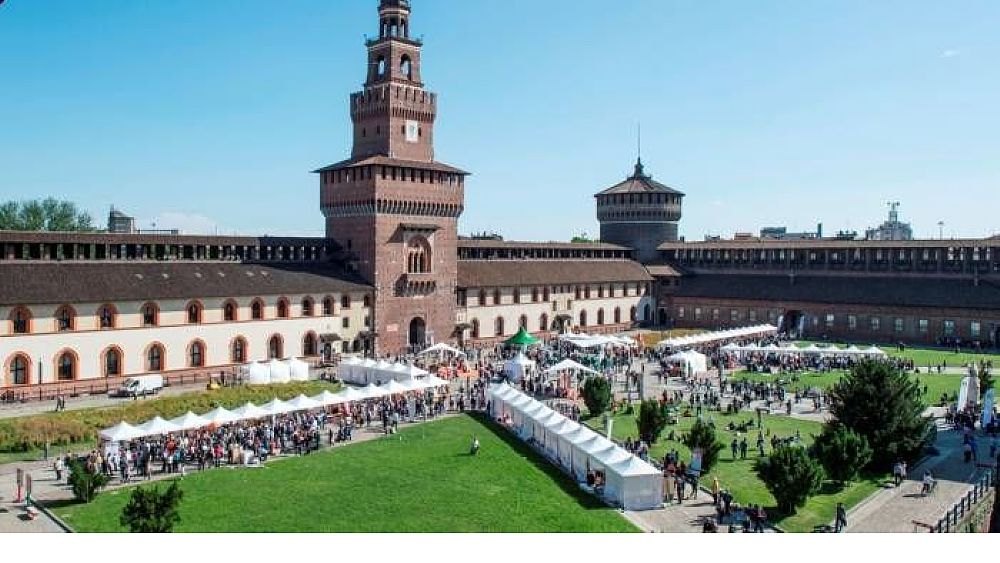 17052018 bandiere arancioni