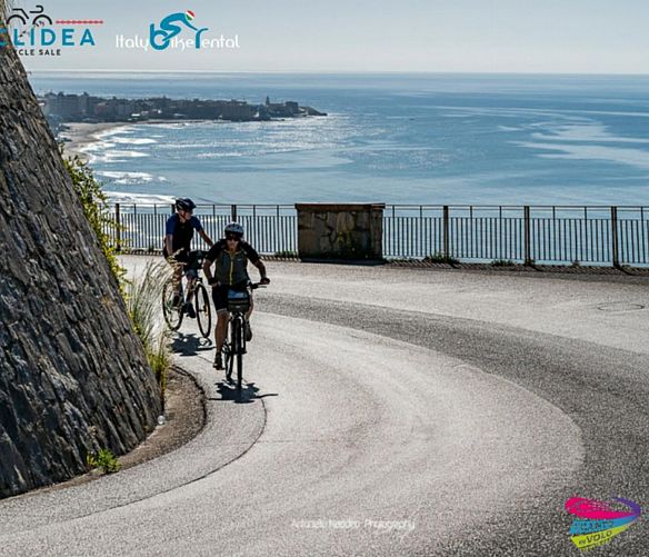 17052020 1 La via del Mare con panorama Acciaroli