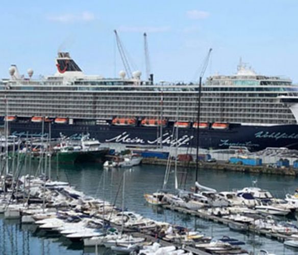 17052025 nave crociera porto salerno