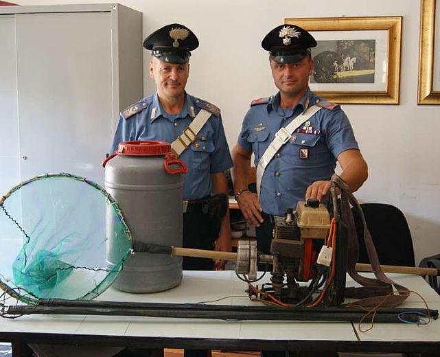 17082013 scarica elettrica fiume