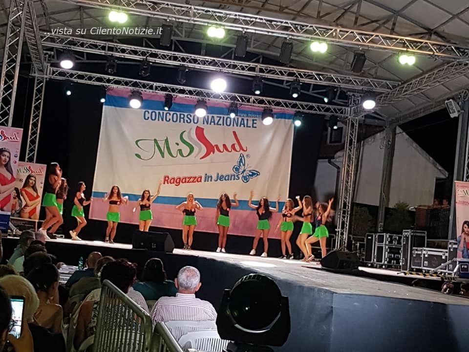 foto miss sud ragazza in jeans