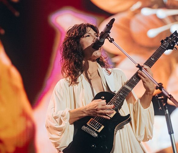 17112025 elisa foto live photo giulia parmigiani 2