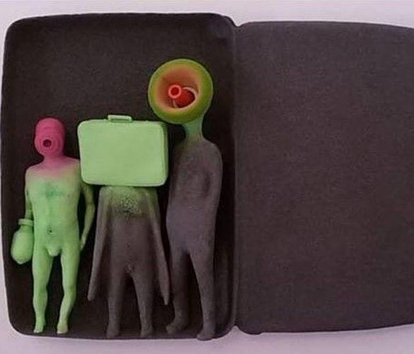 17122018 Gianluca Carbone   serie viaggio plastica spugna carta pesta olio cm 80x110x25