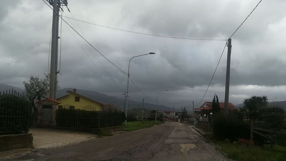 18012018 strada piena di buche