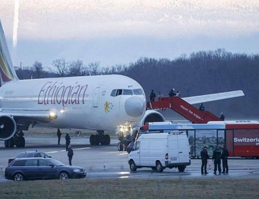 18022014 aereo dirottato