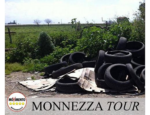 18022015 monnezza tour m5s