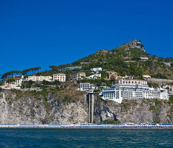 18062016 Lloyd s Baia Hotel