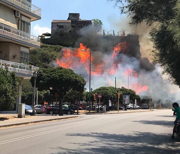 18072017 incendio forte la carnale
