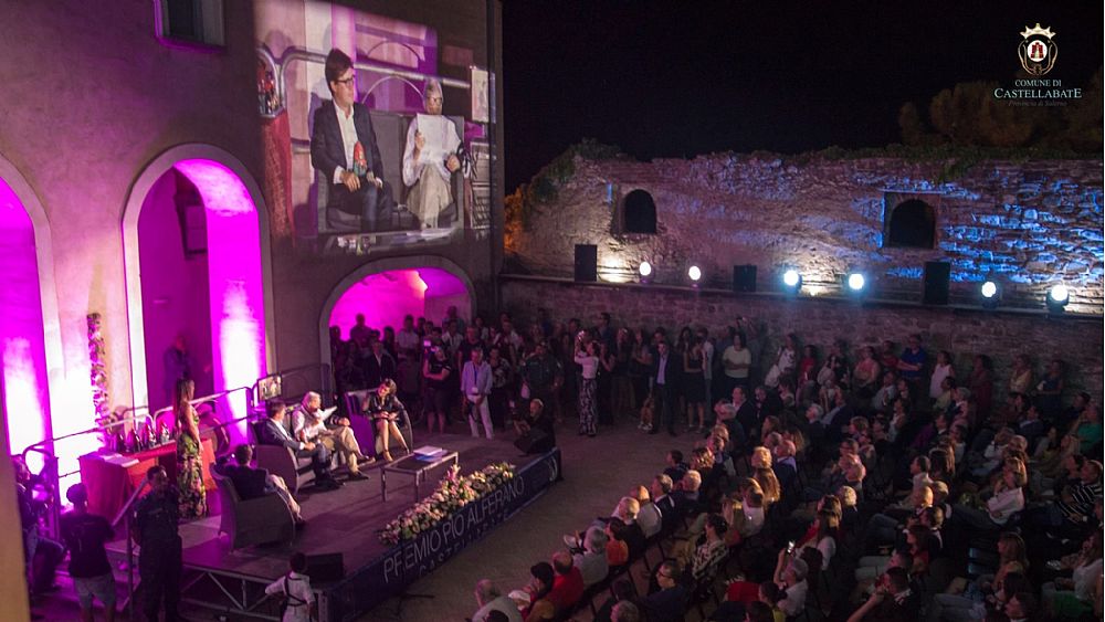 18072018 FOTO PREMIO PIO ALFERANO AL CASTELLO DELL'ABATE CASTELLABATE (1)