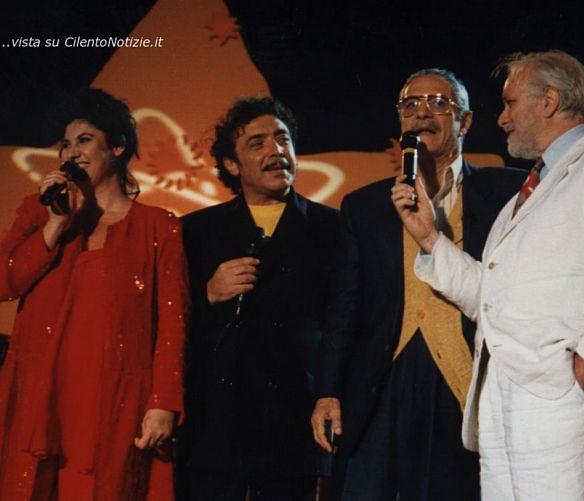 18072019 manfredi laurito decrescenzo sul palco dello charlot