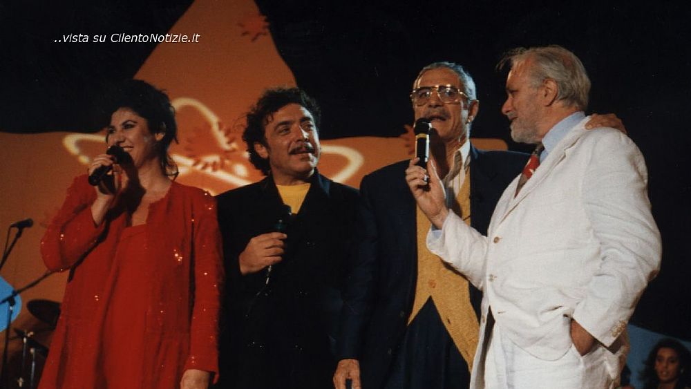 18072019 manfredi laurito decrescenzo sul palco dello charlot