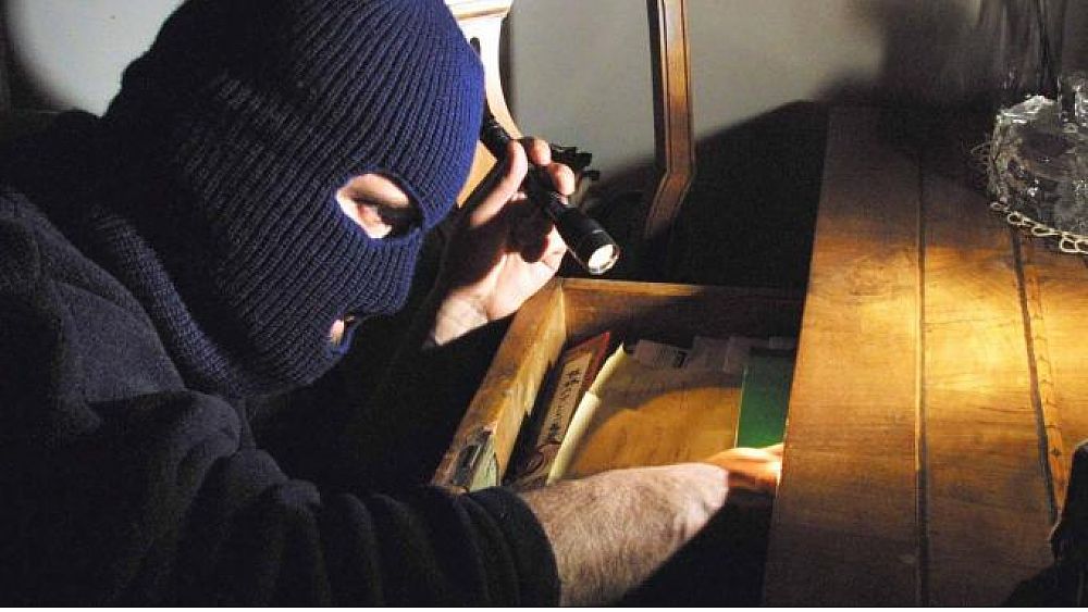 18082017 furti in casa