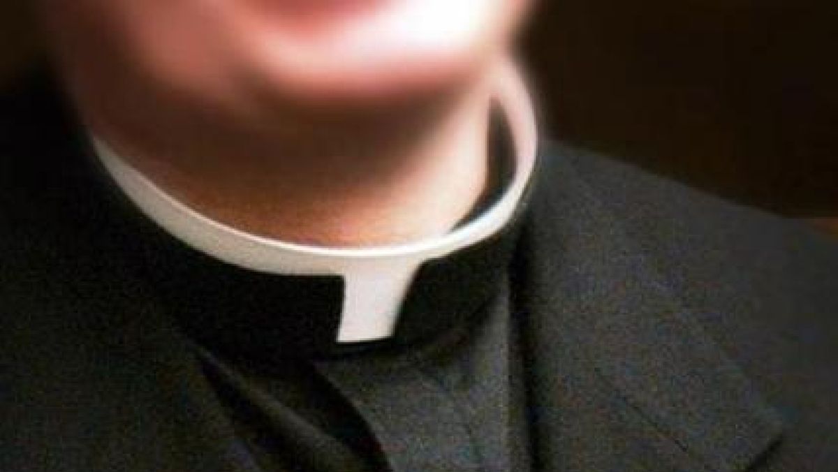 18082024 colletto prete