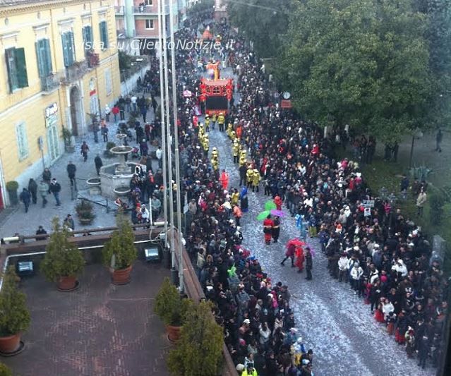 Spettacoli-eventi foto - 19022014 carnevale a baronissi.jpg