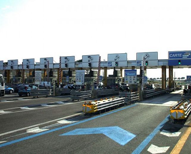 19022014 casello autostradale