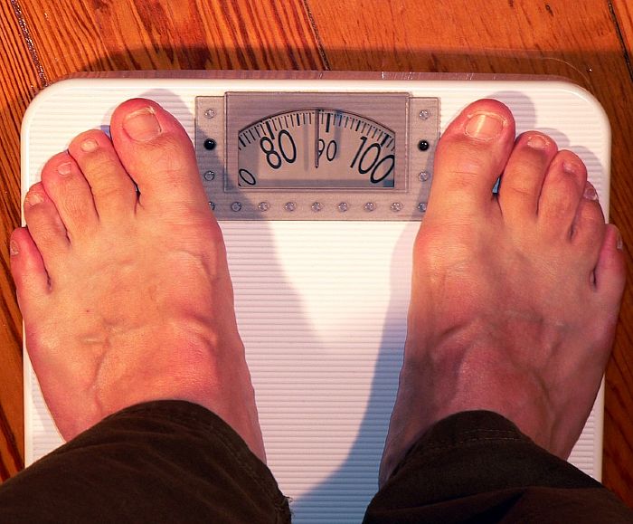 19022016 sovrappeso bilancia