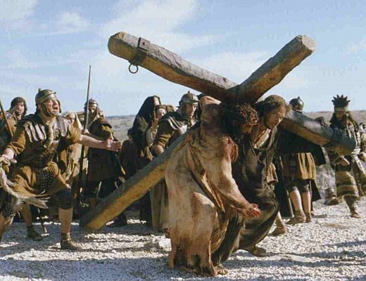 19032013 gesu cade sotto la croce