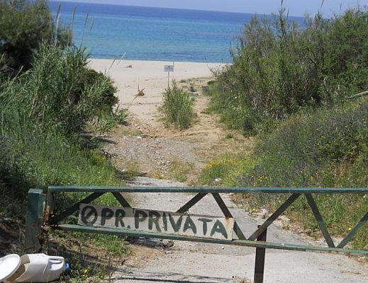 19052015 cartelli spiaggia palinuro 052