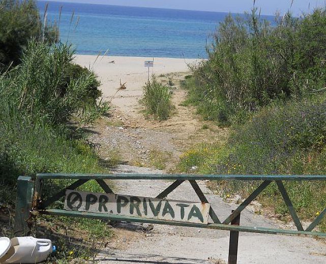 19052015 cartelli spiaggia palinuro 052