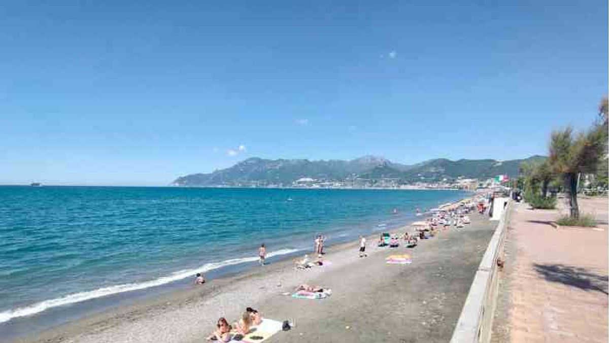 19052025 spiaggia salerno